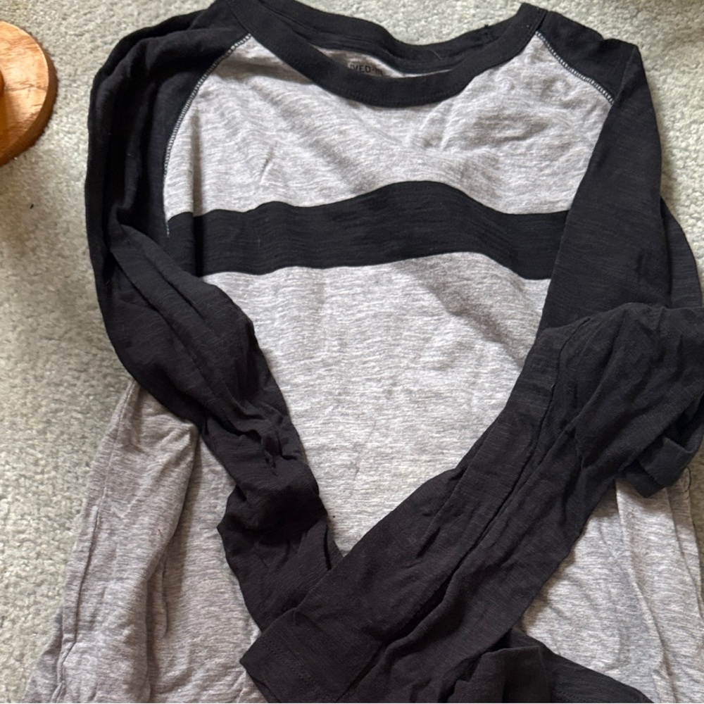 GAP Two-Tone Black and Gray Long Sleeve Tee